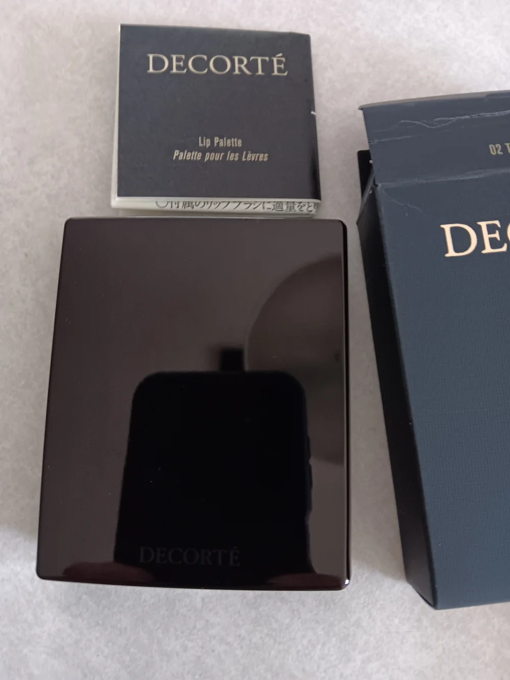 DECORTÉ Lip Palette In The Nudes.